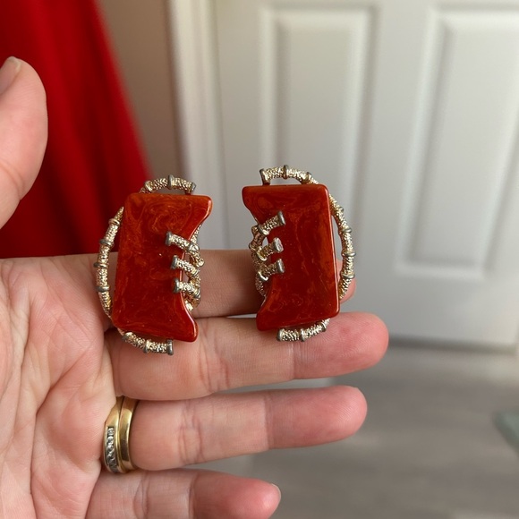 4/$50 vintage 1950 ART Elegant Gold and Red Women's Earrings 😌 - Picture 4 of 6